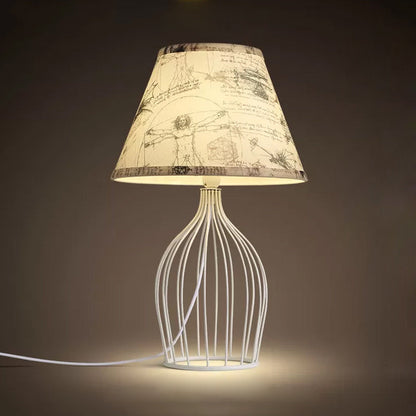Lampe de Table Chic en Métal avec Abat-Jour Conique - Santeova