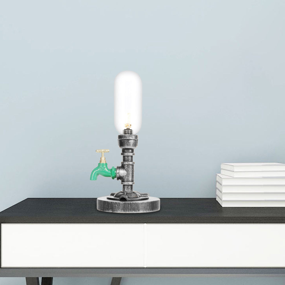 Elegante Tischlampe aus klarem Glas mit rundem Lampenschirm