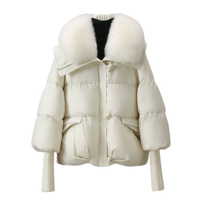 Kurze Winterparka mit gefütterter Kapuze