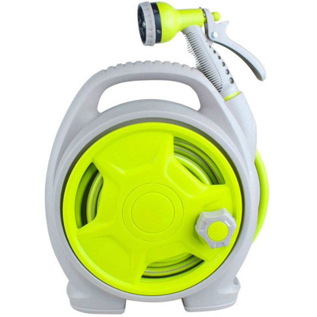 Kompakter Gartenschlauch mit Aufroller und Universaldüse