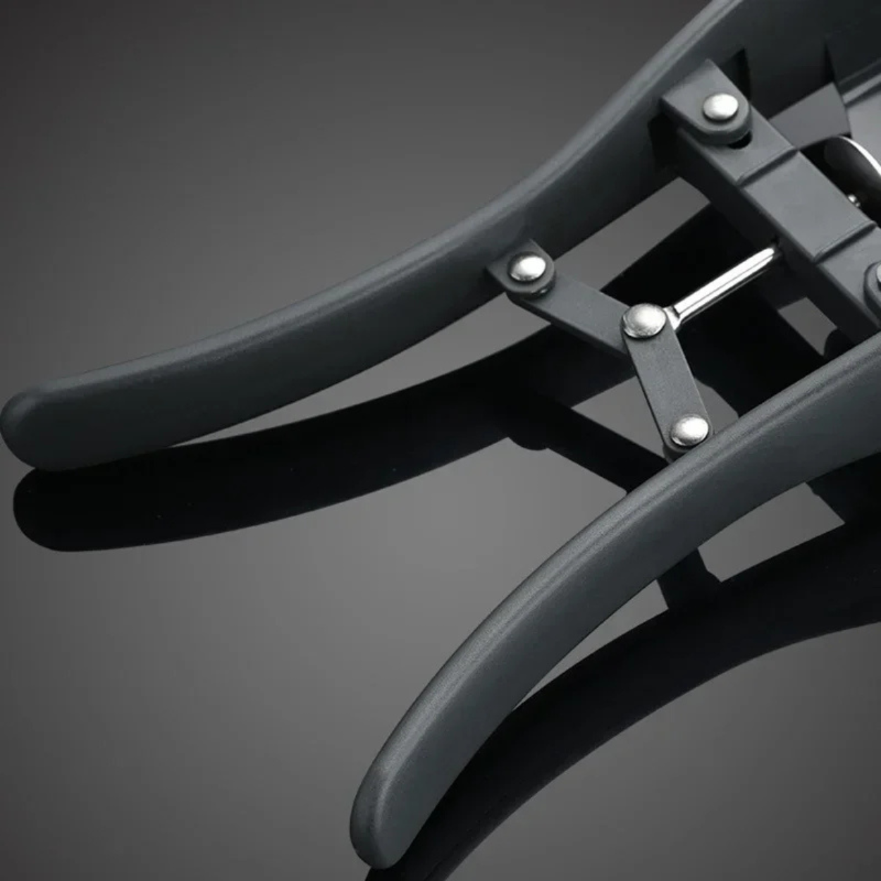 Ergonomischer und praktischer Edelstahl-Eieröffner